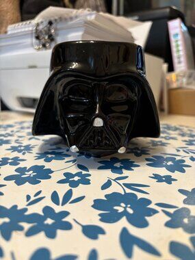 Star Wars Darth Vader Sculpted Ceramic Coffee Mug 17.5 oz Zak Designs Lucasfilm
